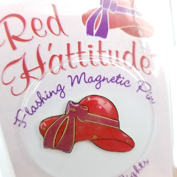 Red Hattitude Flashing Magnetic Pin for Hat/Blouse - Picture 6 of 8